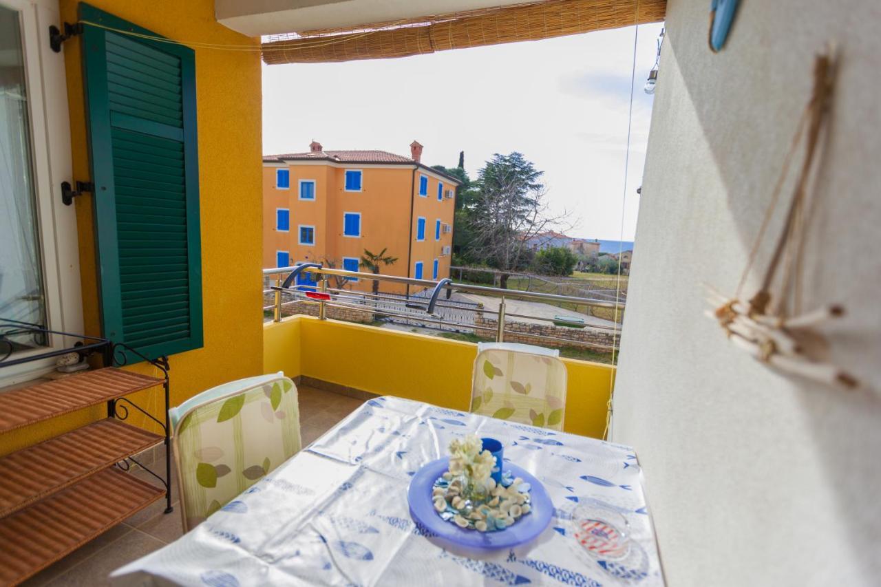 Apartman Mare Lovrečica Exteriör bild