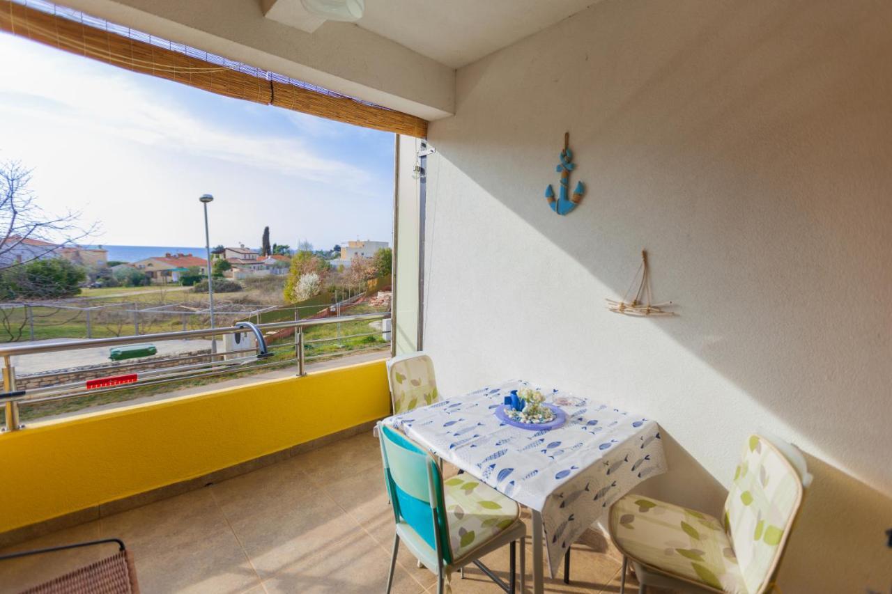 Apartman Mare Lovrečica Exteriör bild